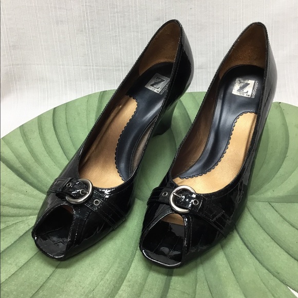 7 Collection Black Patent Low Heels - Picture 2 of 9